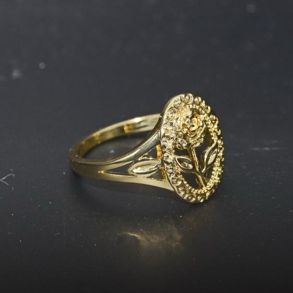 Gold Flower Frame Rose Ring - Picture 5 of 5